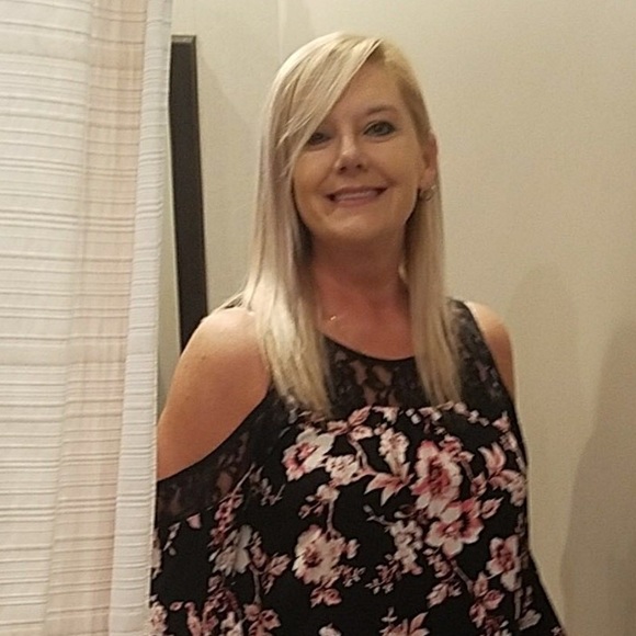 Meet your Posher, Heather - Picture 1 of 1